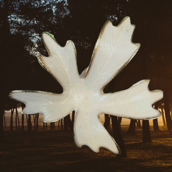 Vintage Mid Century 1960s Goldtone Metal Leaf Brooch Pin - Picture 2 of 13